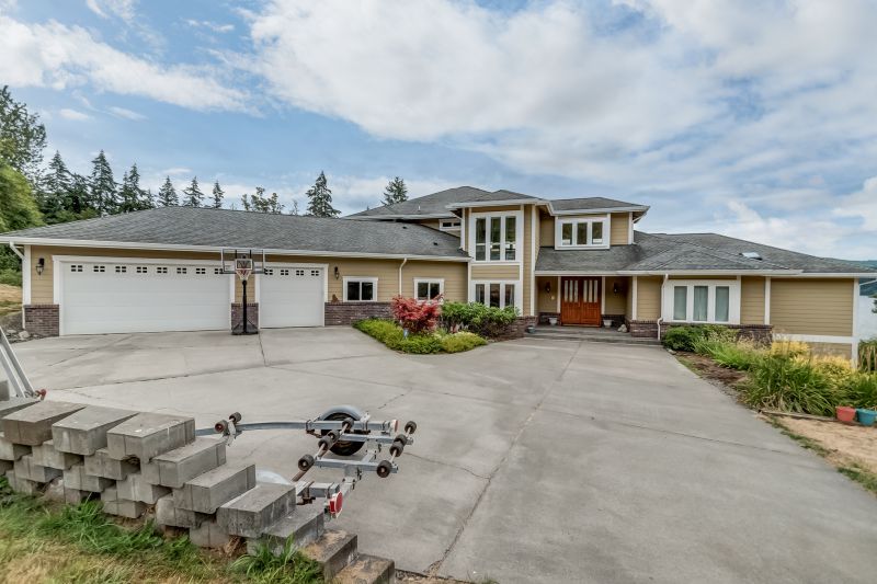 Commercial Concrete Driveway